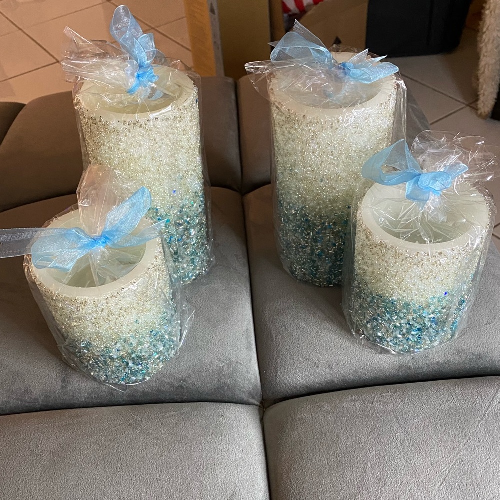 New- 2 toned beaded 4pc candle set